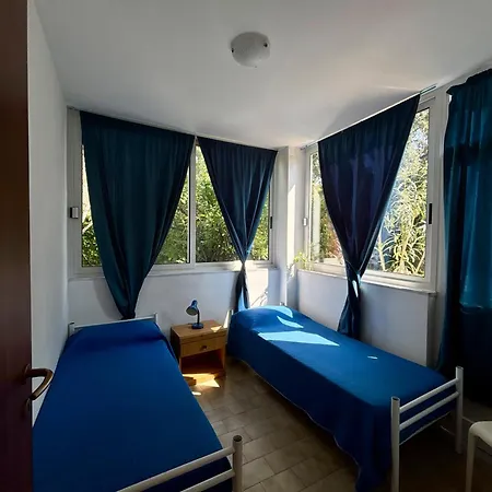 Paola - 3*