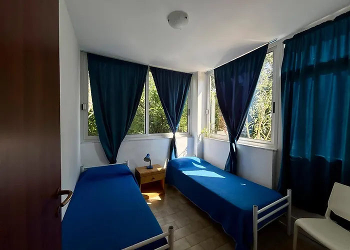 Paola - 3*