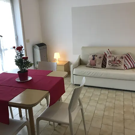 Paola - 3*