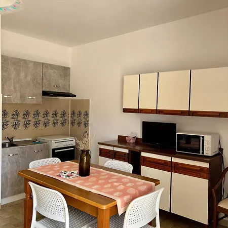 Paola - 3*