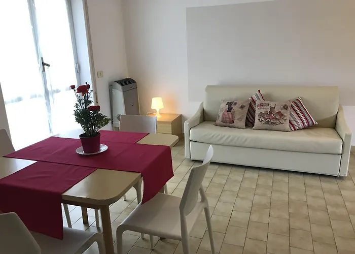 Paola - 3*