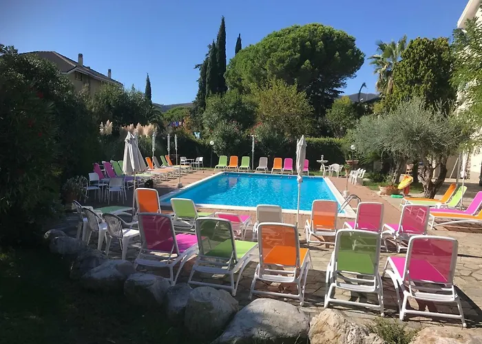 Le Di Paola Apartahotel Loano